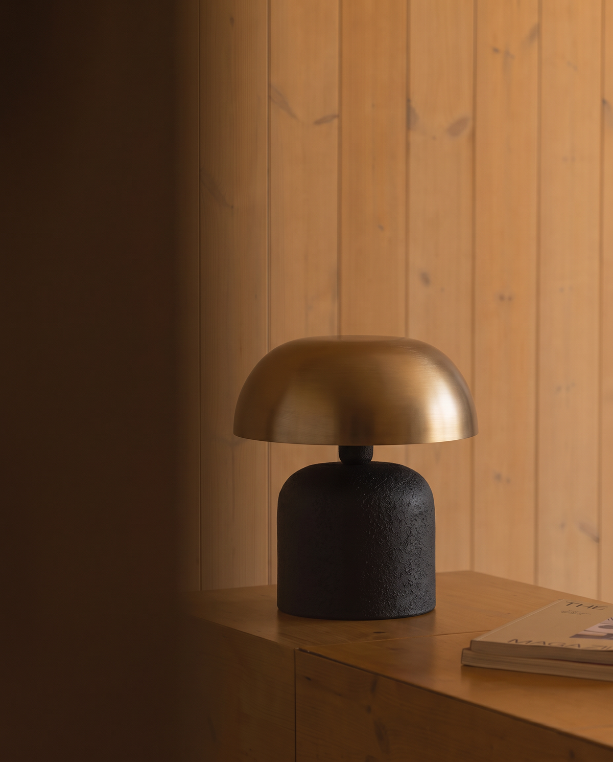 Amstel Black base, gold shade